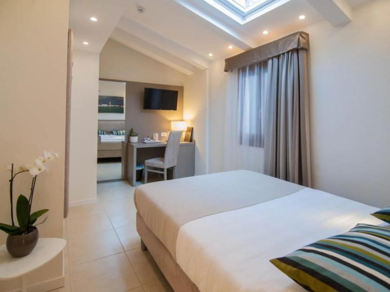 Leone Hotel