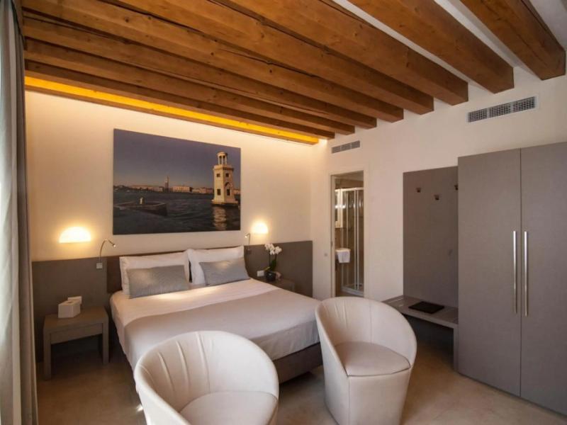 Leone Hotel