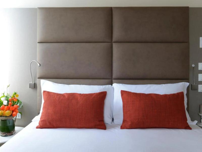 Leone Hotel