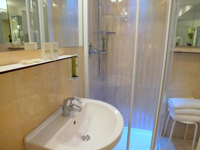 Leone Hotel
