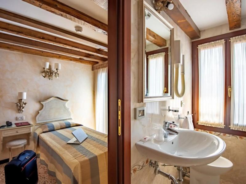 Hotel Mercurio