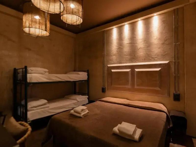 7 Santi Hostel
