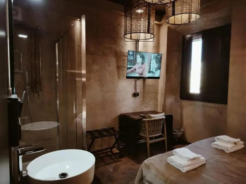 7 Santi Hostel