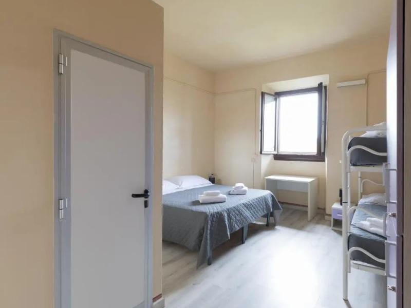7 Santi Hostel