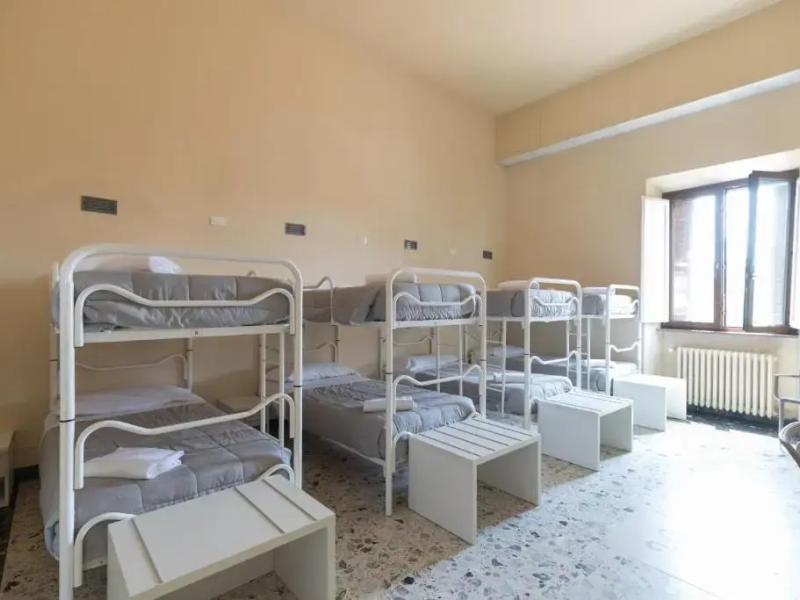 7 Santi Hostel