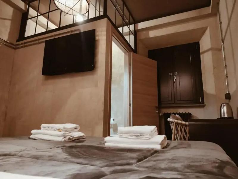 7 Santi Hostel