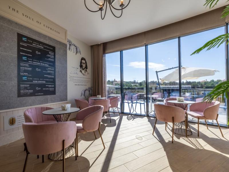 Side Moon Palace Hotel