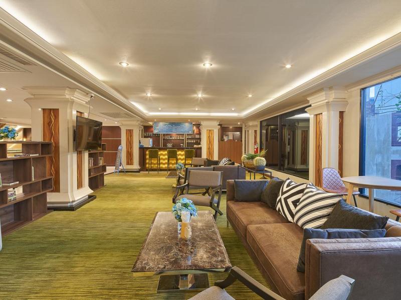 Floral Hotel Dolphin Circle Pattaya