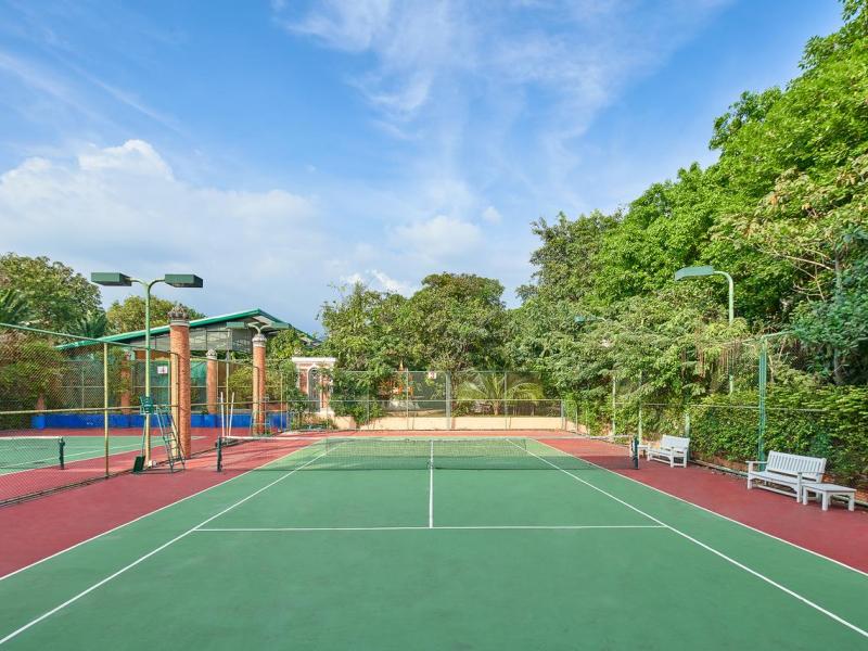 Floral Hotel Dolphin Circle Pattaya