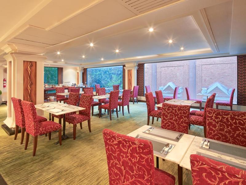 Floral Hotel Dolphin Circle Pattaya