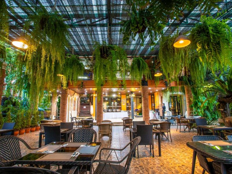 Floral Hotel Dolphin Circle Pattaya