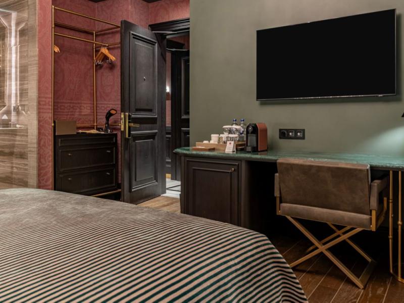 Orient Occident Autograph Collection