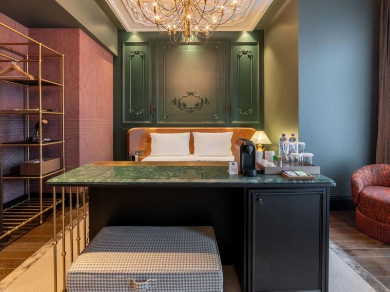 Orient Occident Autograph Collection