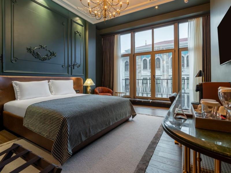 Orient Occident Autograph Collection