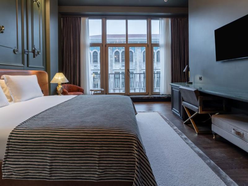 Orient Occident Autograph Collection