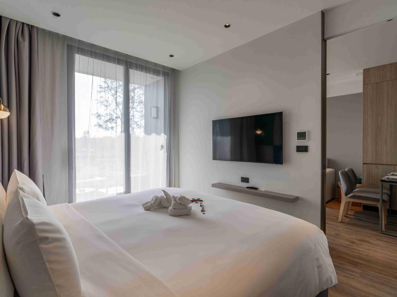 La Green Hotel and Residence