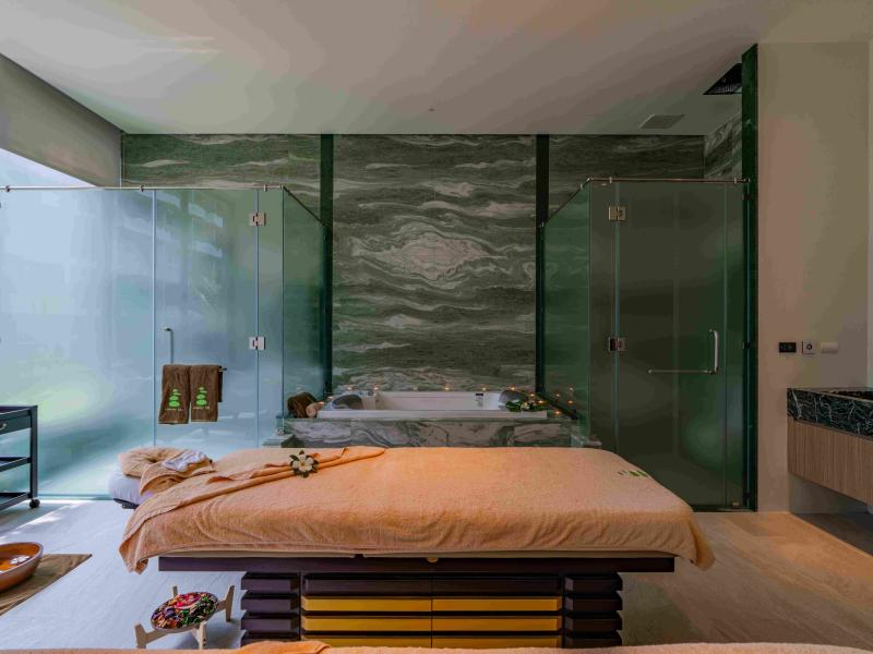 La Green Hotel and Residence