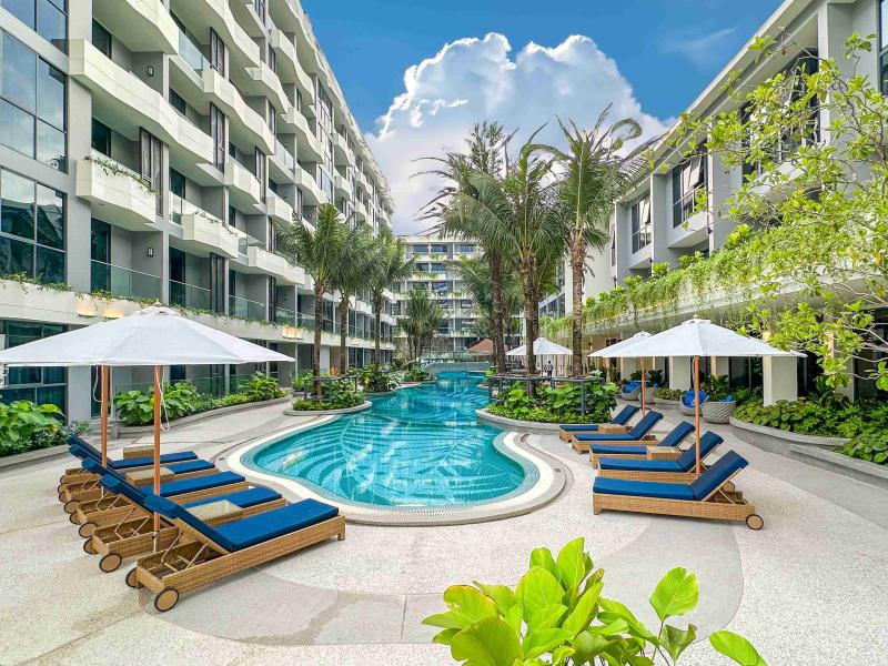 La Green Hotel and Residence