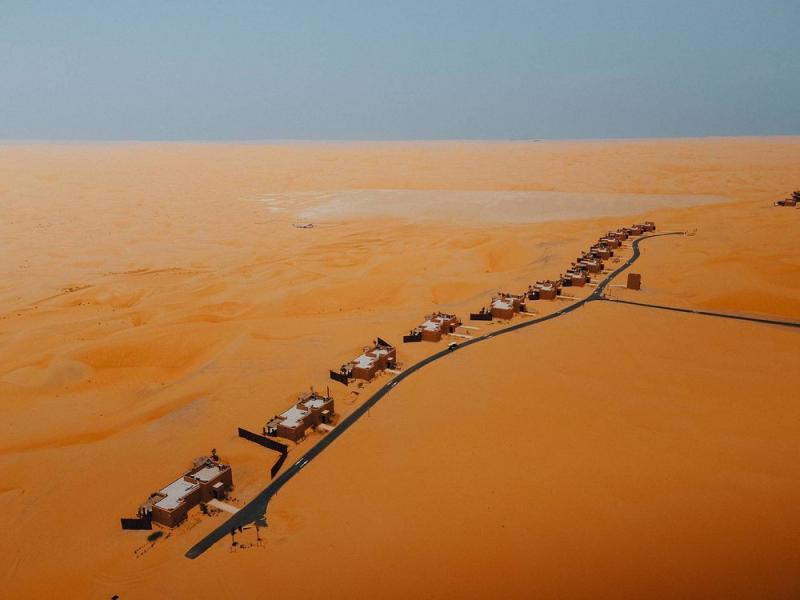 Bab Al Nojoum Bateen Liwa