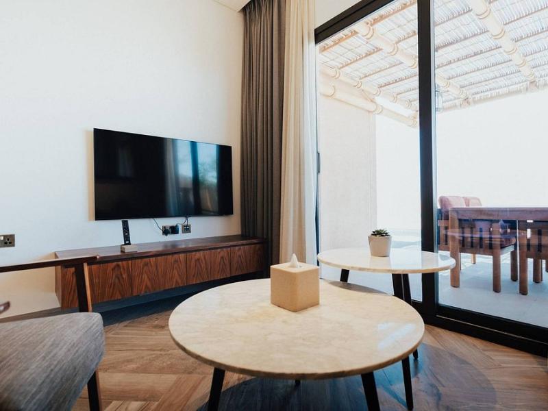 Bab Al Nojoum Bateen Liwa