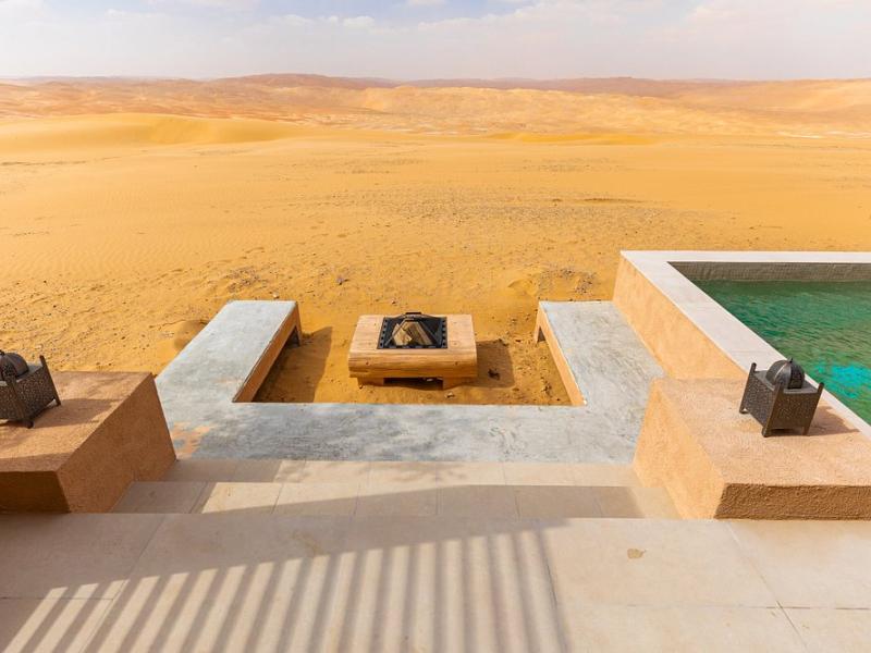 Bab Al Nojoum Bateen Liwa