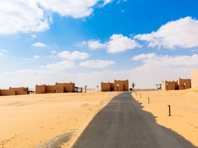 Bab Al Nojoum Bateen Liwa