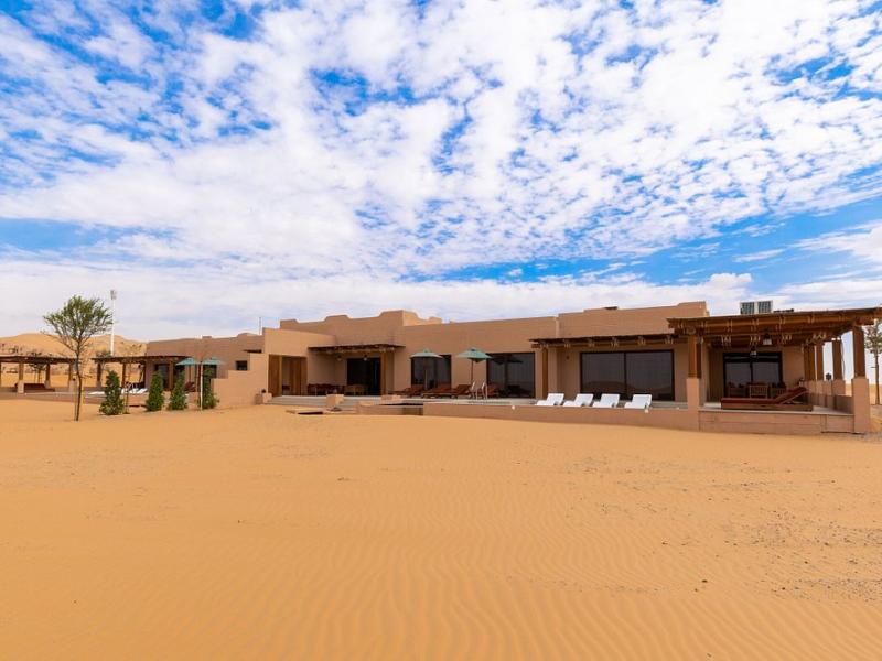 Bab Al Nojoum Bateen Liwa