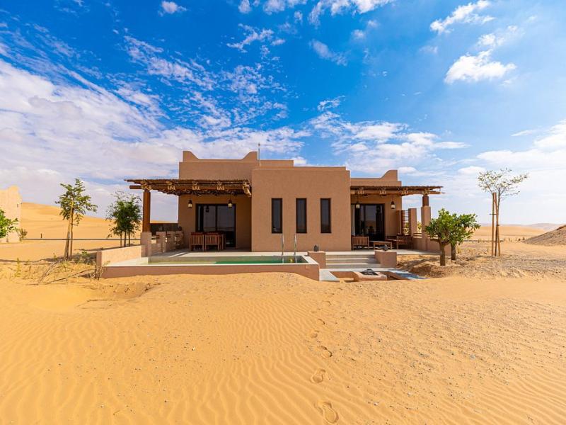 Bab Al Nojoum Bateen Liwa