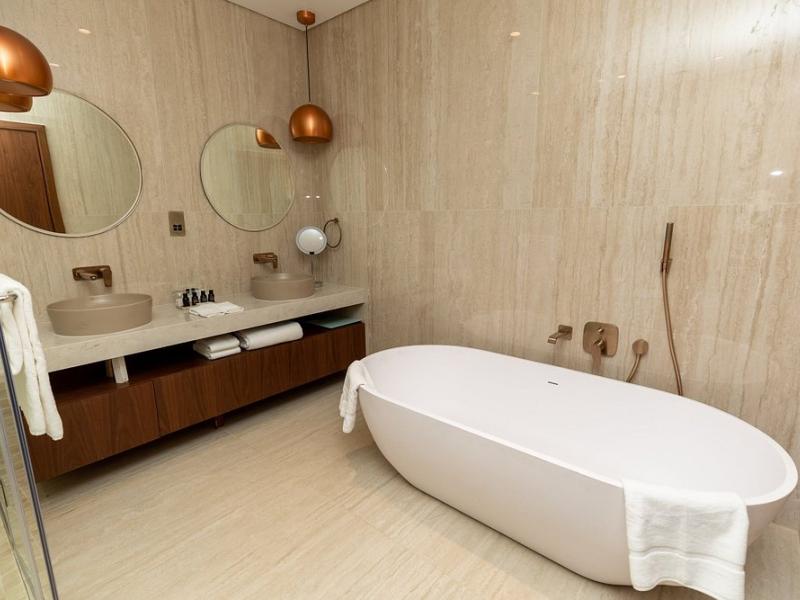 Bab Al Nojoum Bateen Liwa