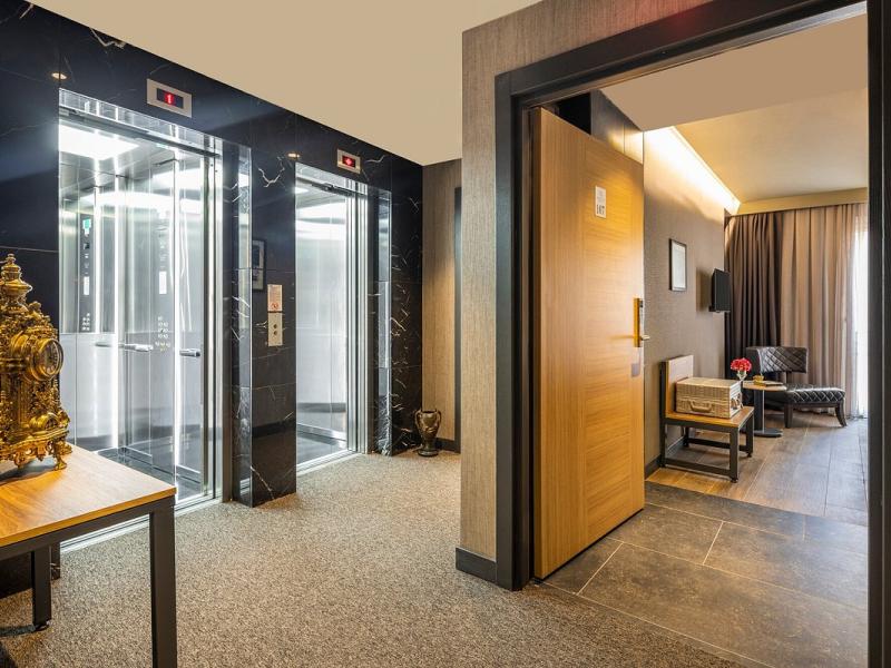 Marius Hotel