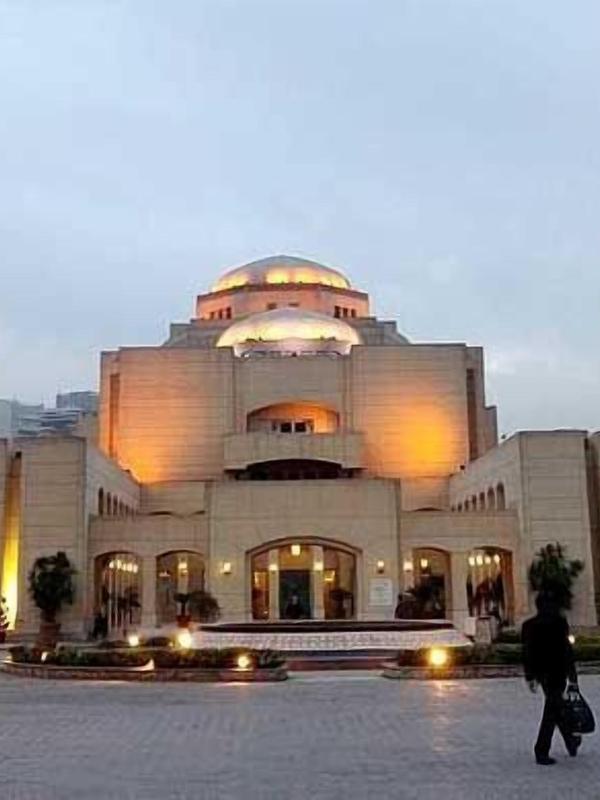 Regency Pyramids Hotel