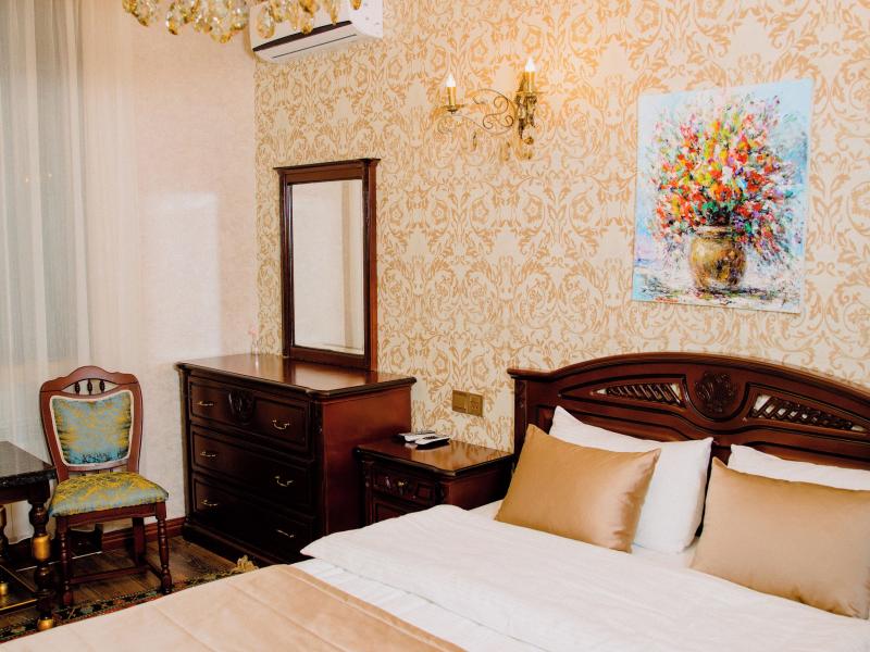 Royal Antique Boutique Hotel