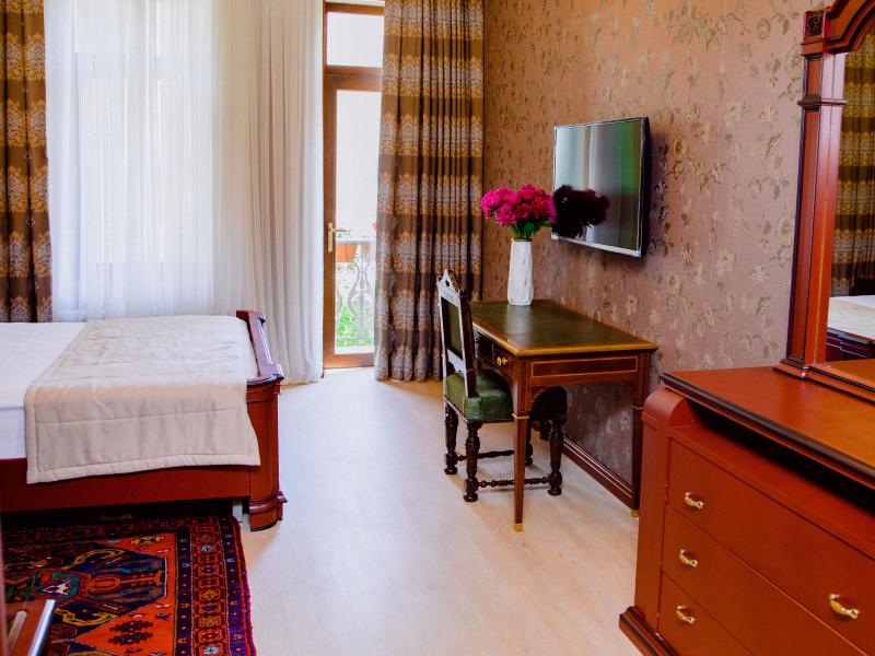 Royal Antique Boutique Hotel