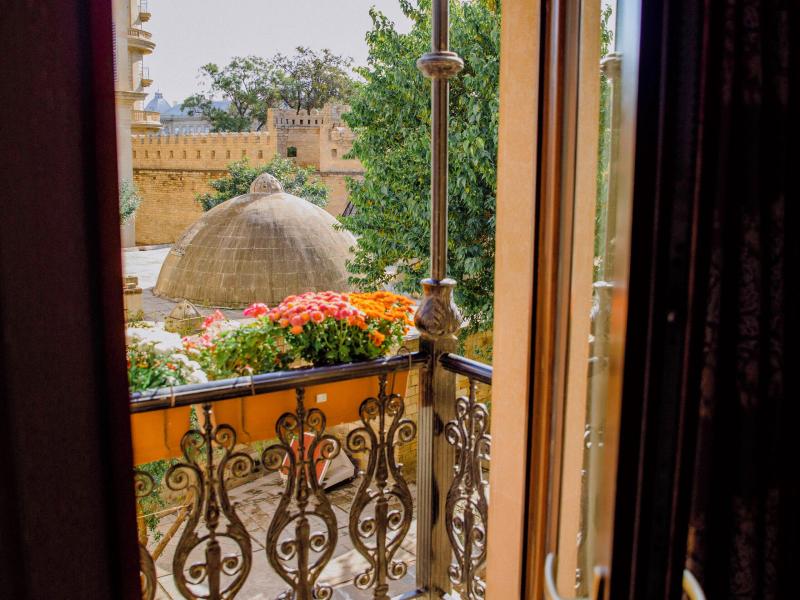 Royal Antique Boutique Hotel