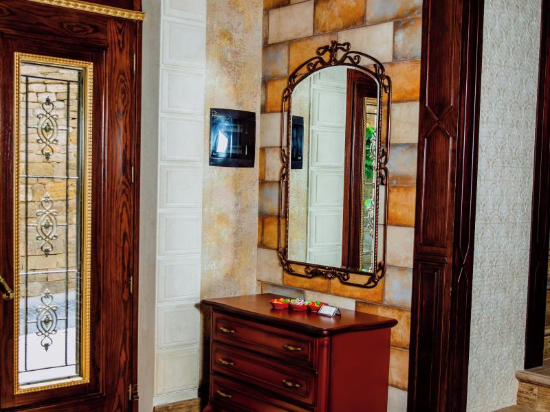 Royal Antique Boutique Hotel