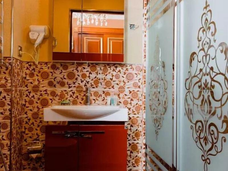 Royal Antique Boutique Hotel