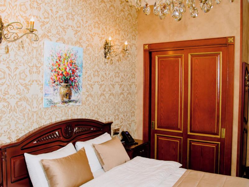 Royal Antique Boutique Hotel