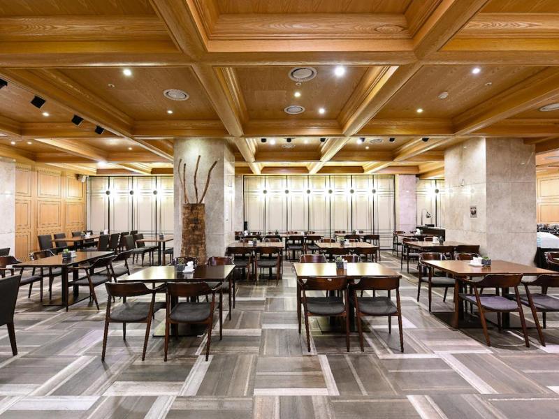 The Designers Lyj Gangnam Premier