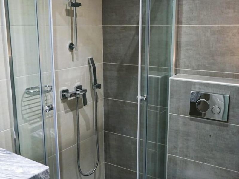 Agnes Deluxe Hotel