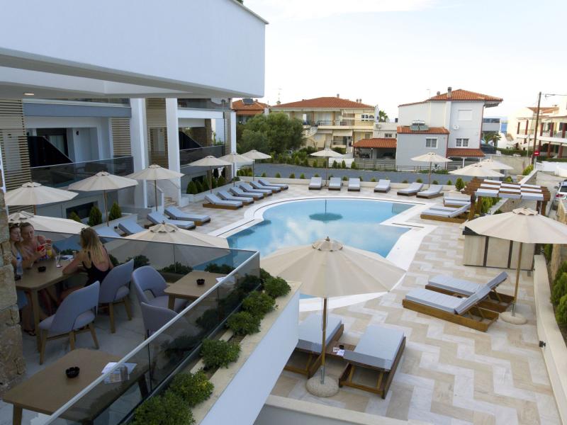 Agnes Deluxe Hotel