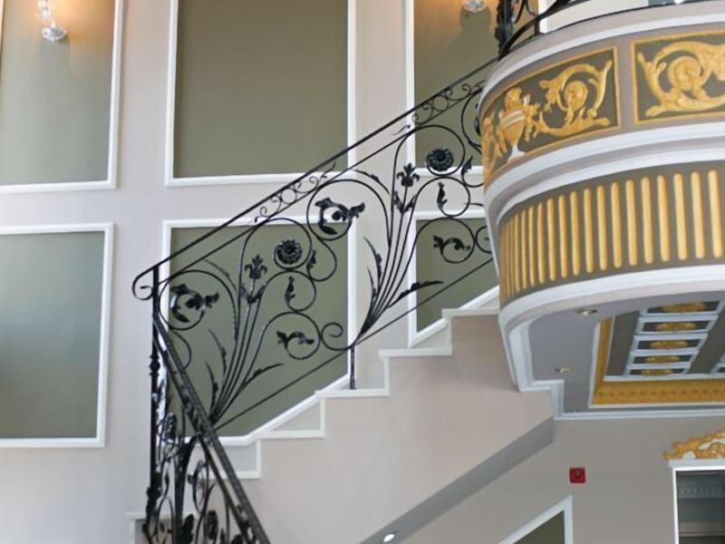 Agnes Deluxe Hotel