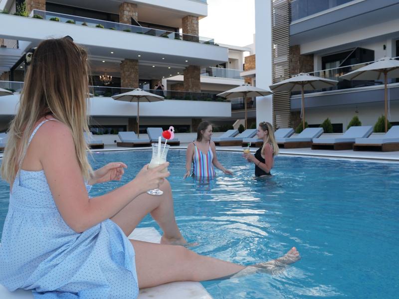Agnes Deluxe Hotel