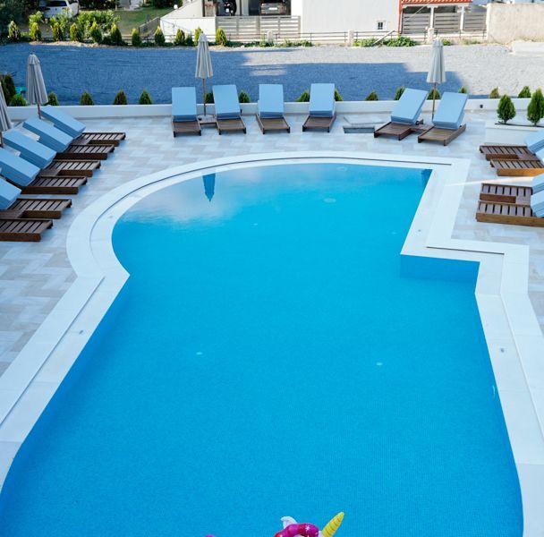 Agnes Deluxe Hotel
