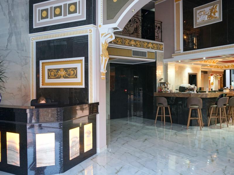 Agnes Deluxe Hotel