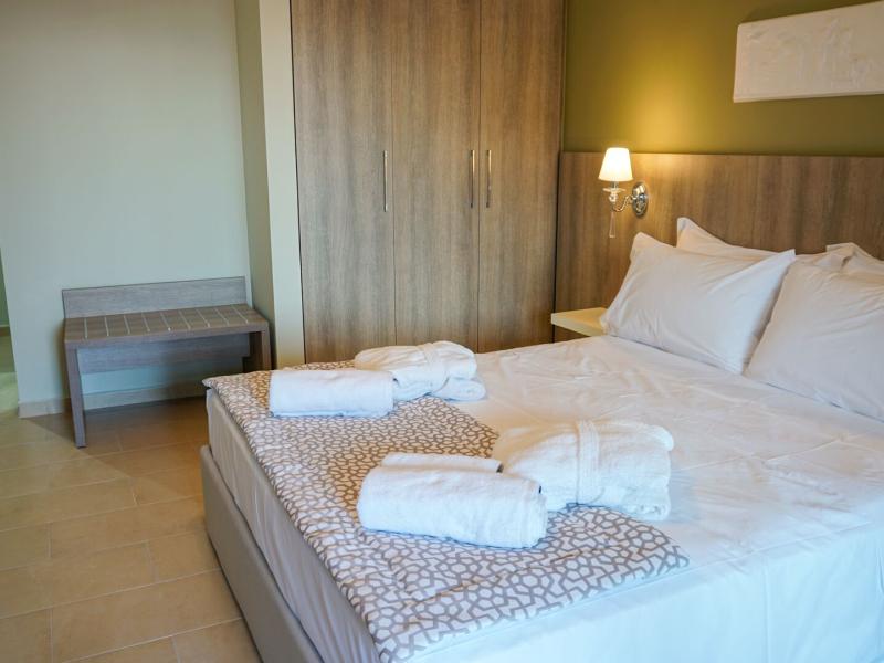 Agnes Deluxe Hotel