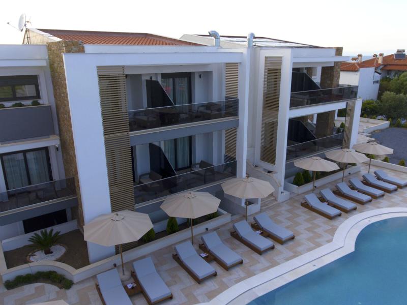 Agnes Deluxe Hotel