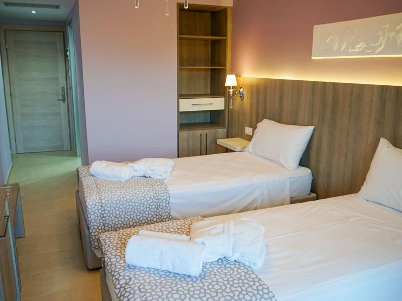 Agnes Deluxe Hotel