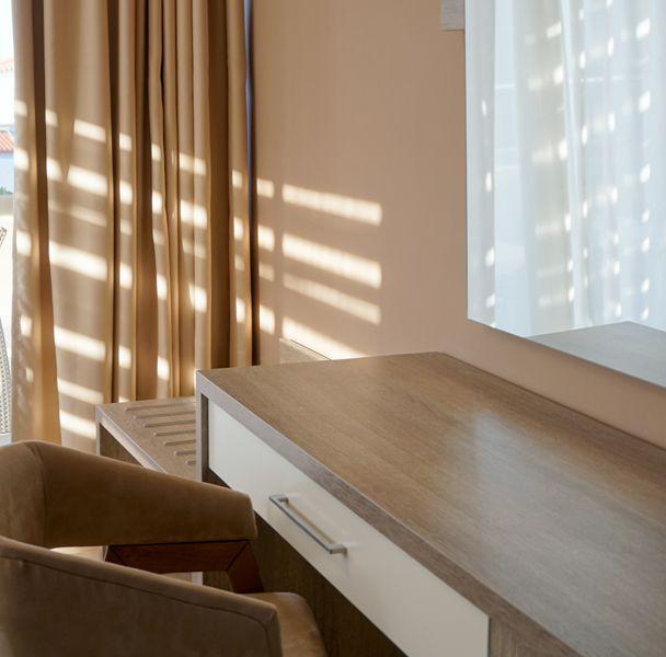 Agnes Deluxe Hotel
