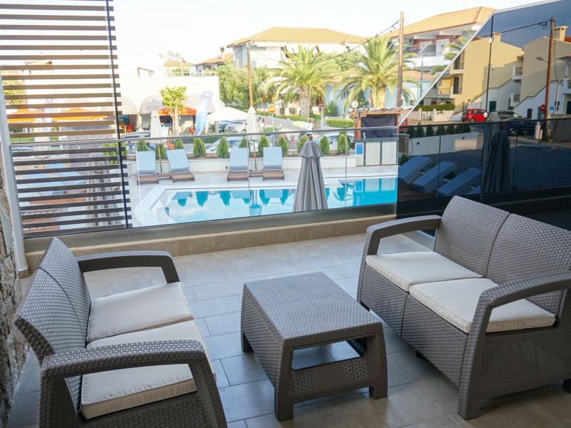 Agnes Deluxe Hotel