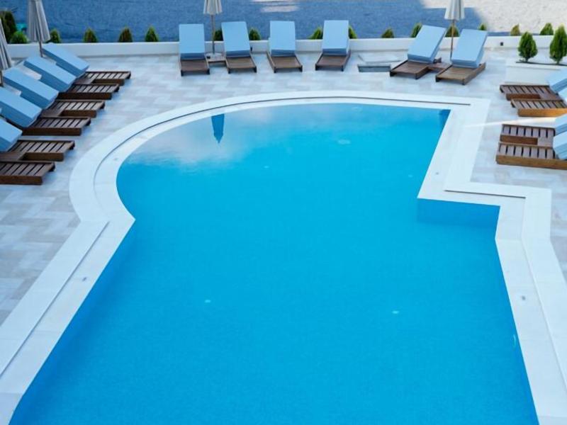 Agnes Deluxe Hotel